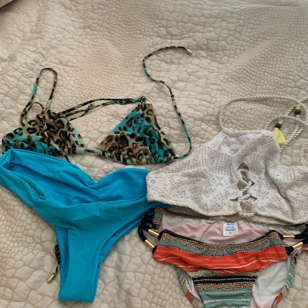 2 bikinis! Great deal 💙💛🏝